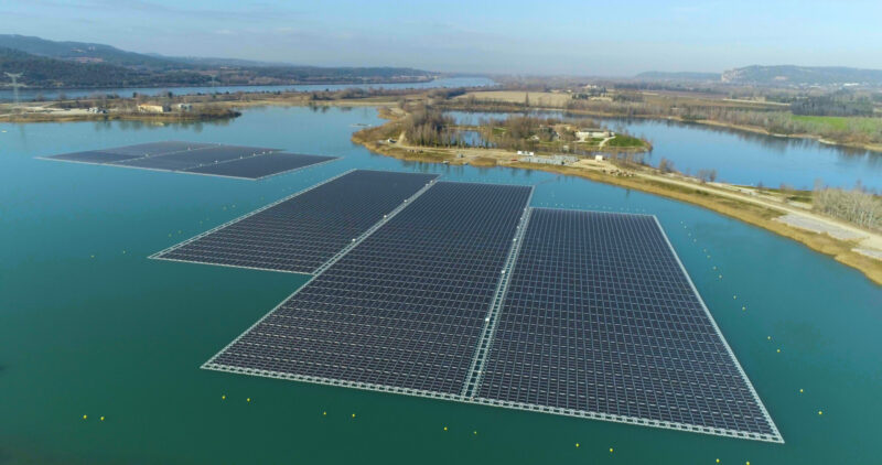 PARC PHOTOVOLTAÏQUE FLOTTANT